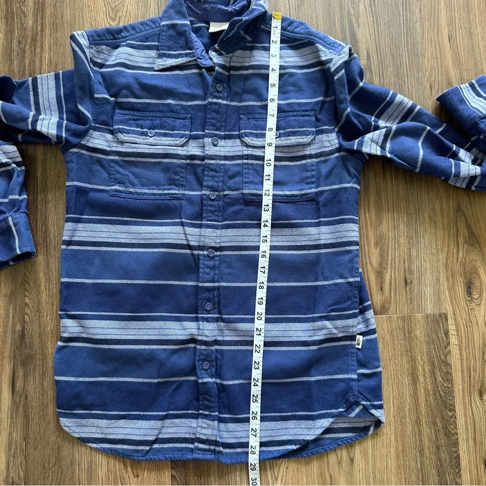 The North Face‎ Men’s Arroyo Flannel Midweight Shirt Small Blue Striped Pockets